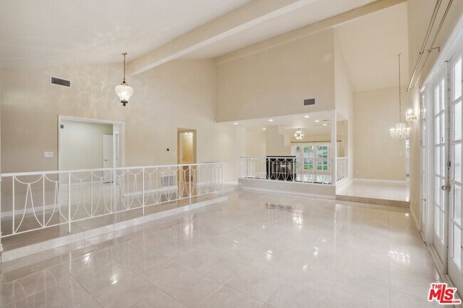 Foto del edificio - 10111 Jumilla Ave