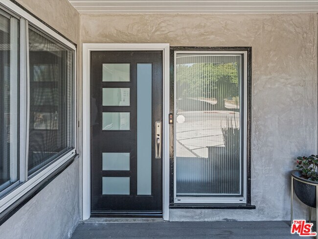 Foto del edificio - 7630 W 91st St