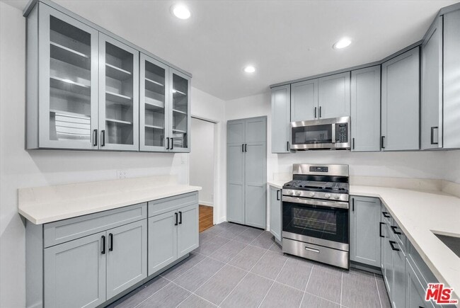 Building Photo - 358 S Camden Dr