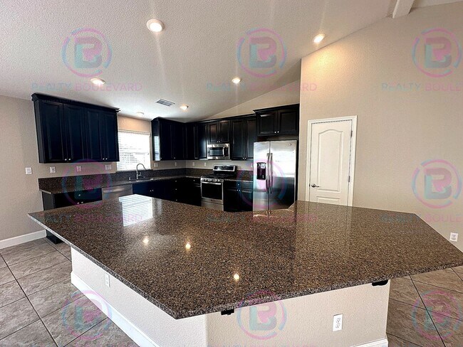 Foto del edificio - Welcome to your dream home in Spanish Springs, nestled off the serene Calle de la Plata.  2 Year ...