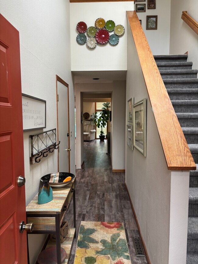 Foto del edificio - 2060 Holiday Rd