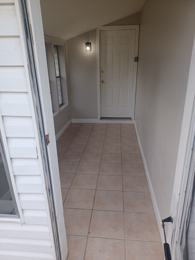 Foto del edificio - 10567 Decker Ave