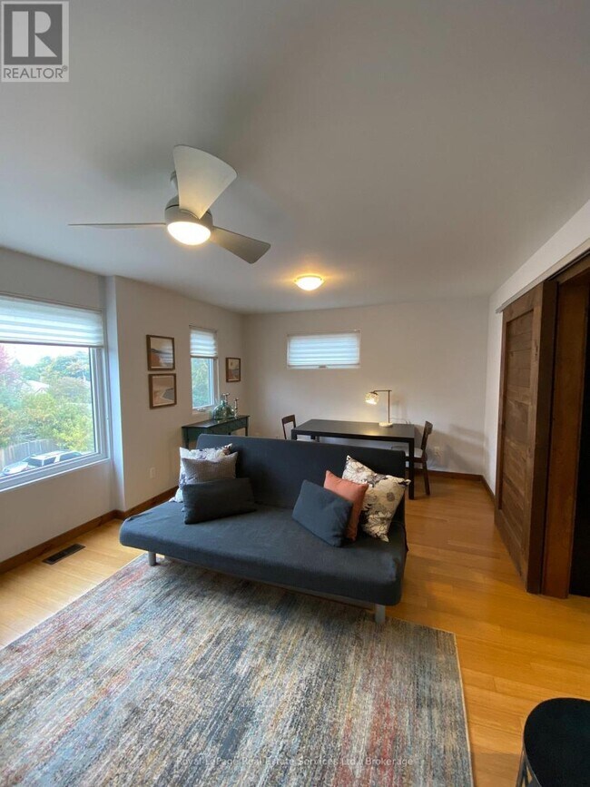 Building Photo - 447 Kerr St