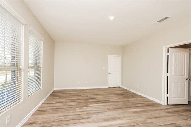 Building Photo - 1930 Jasmine Dr