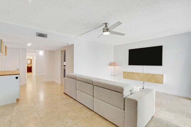 Foto del edificio - 118 Castlewood Dr