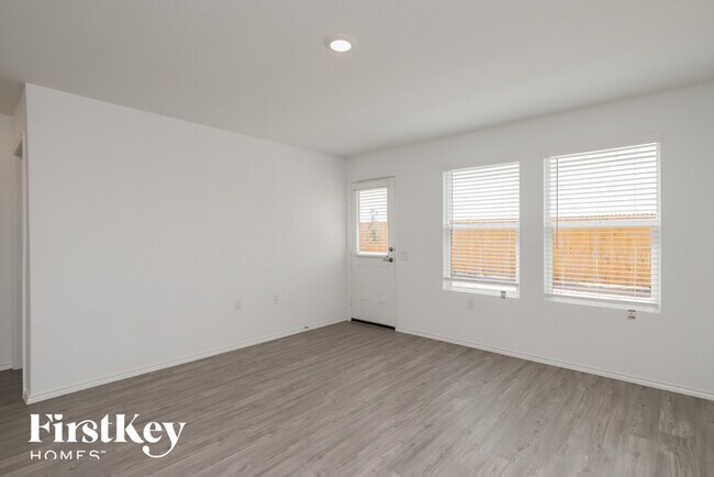 Building Photo - 4518 Emma Way