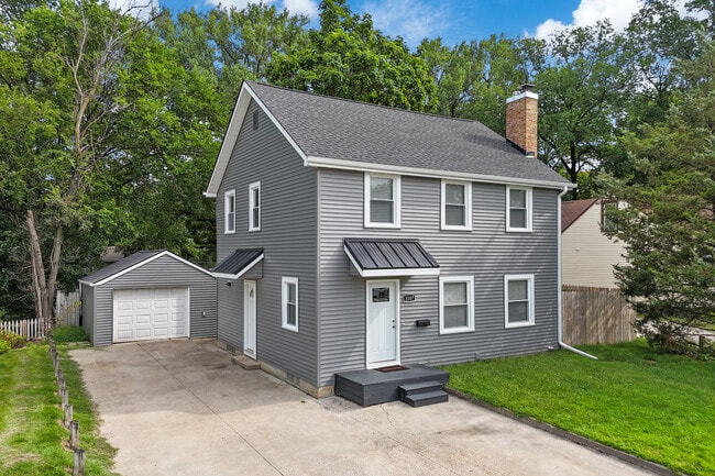 Building Photo - 3107 Lincoln Way