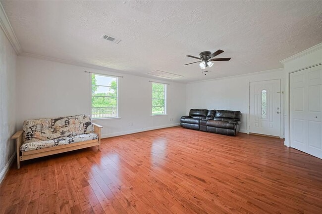 Building Photo - 1833 Hillhouse Rd