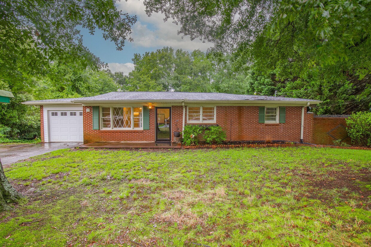 82 Pleasantdale Cir, Greenville, SC 29607 House Rental in Greenville