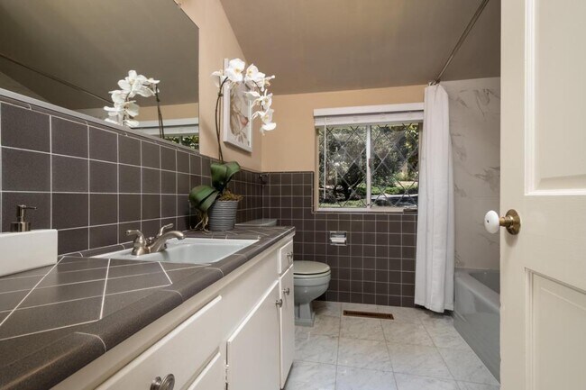 Building Photo - 24151 Dawnridge Dr
