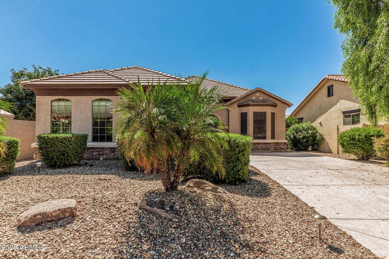 Foto principal - 3079 E Ridgewood Ln