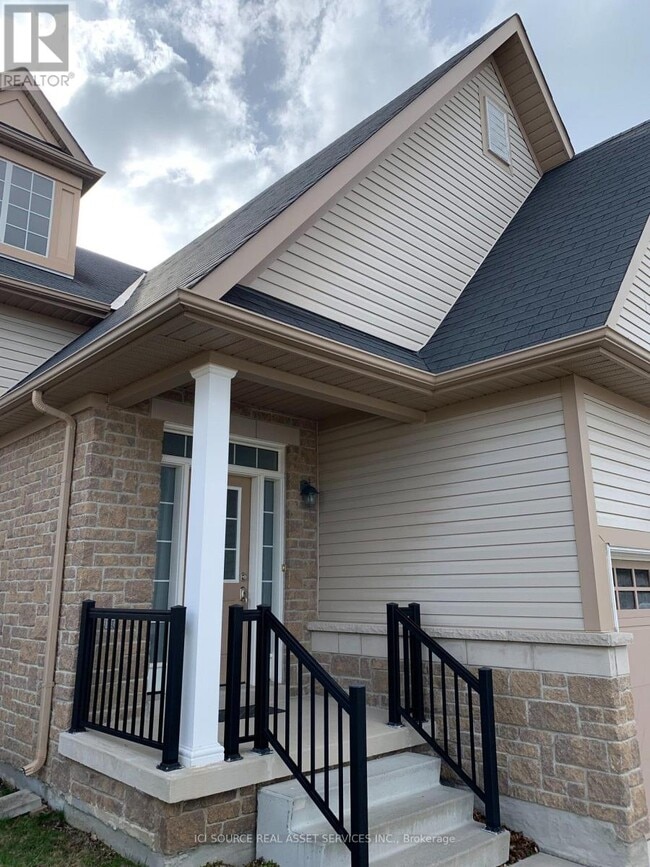 Building Photo - 12 Grand Poplar Ln