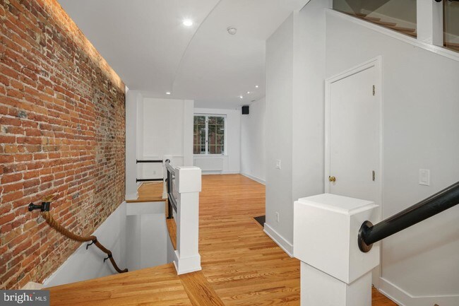 Foto del edificio - 158 N 3rd St