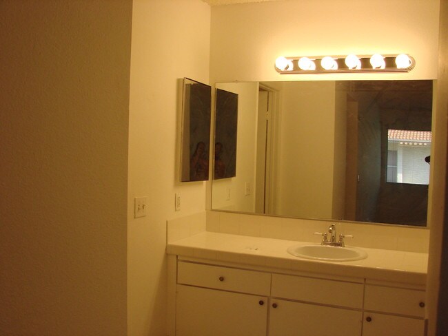 Master Bath - 23653 Park Capri