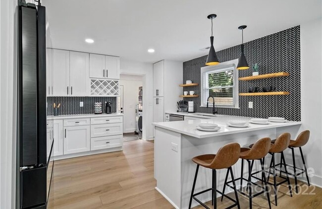 Building Photo - 3709 Sargeant Dr