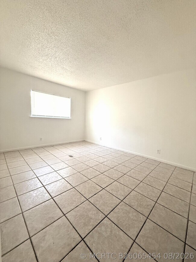 Foto del edificio - 4281 NW 19th St