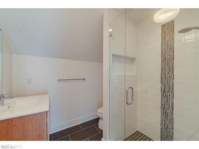 Building Photo - 9572 29th Bay St