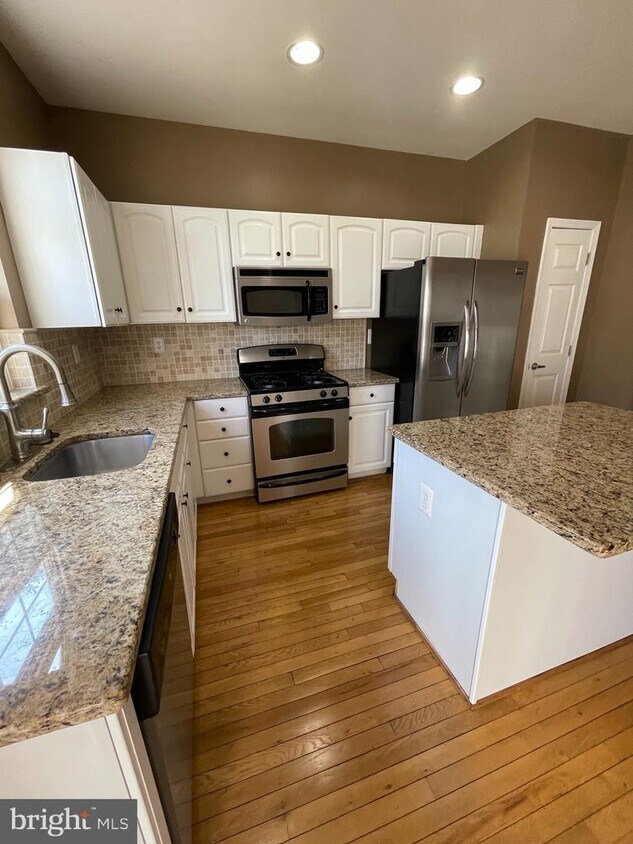 Foto principal - 485 Lake George Cir