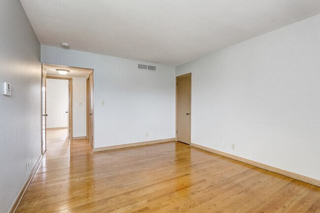 Foto del edificio - 5335 N Mohawk Ave