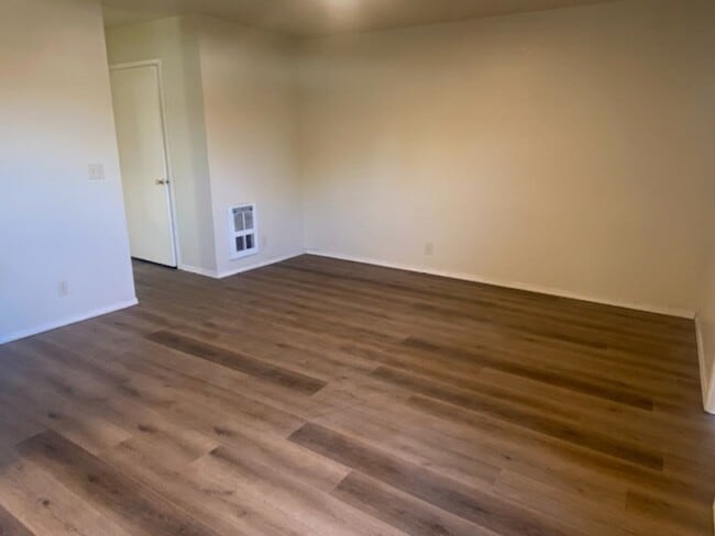 Foto del edificio - Fantastic 2-Bedroom, 1-Bath Apartment With W/D Hookups in Creswell!