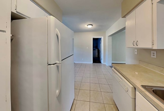 Foto del edificio - 1265 Stratford Dr