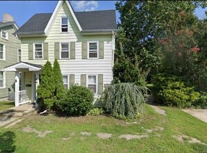 Building Photo - 210 Hanthorn St