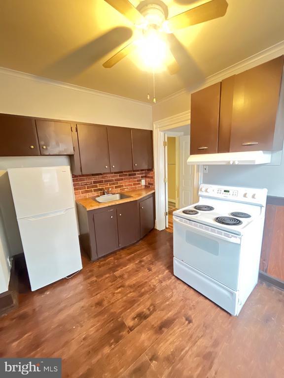 Building Photo - 79 N Evans St