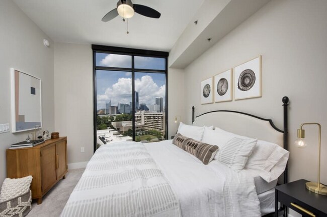 Foto del edificio - 3645 Peachtree Rd NE