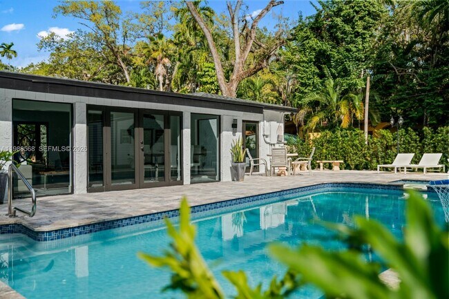 Foto del edificio - 1730 NE 137th Terrace