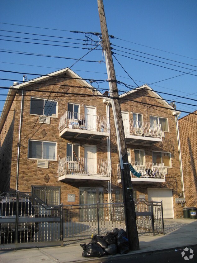 Primary Photo - 5006 103rd St