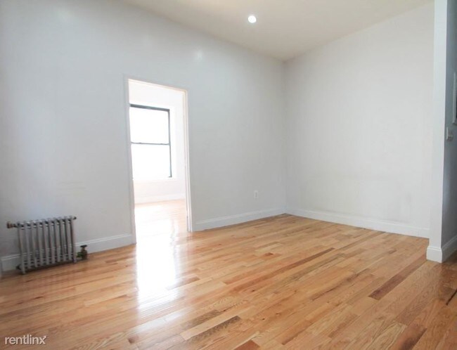 Foto del edificio - 2 br, 1 bath Apartment - 240 Audubon Ave