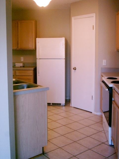 Building Photo - 2201 Mayfield Way