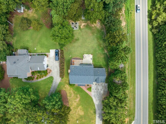Building Photo - 3800 Perney Ct