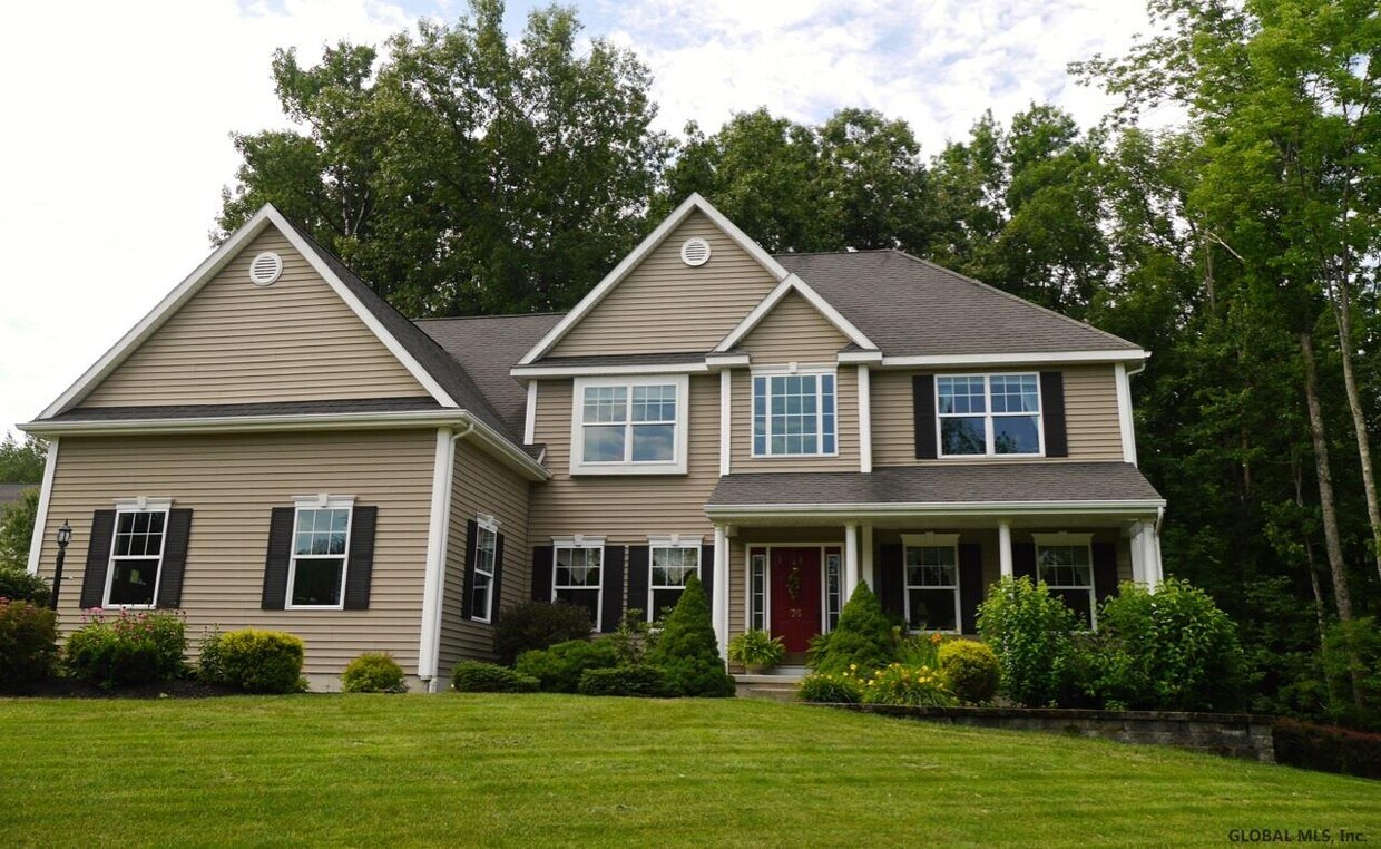 Foto principal - 76 Hoffman Ct