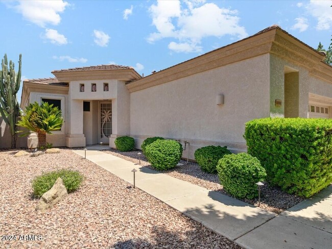 Foto del edificio - 6980 W Rose Garden Ln