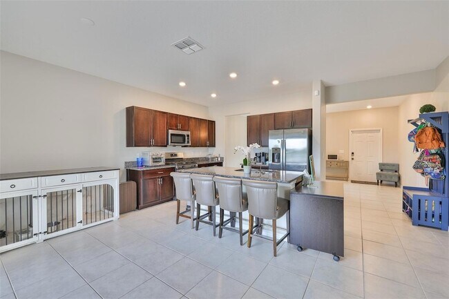 Foto del edificio - 9454 Channing Hill Dr