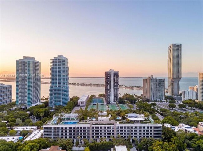 Foto del edificio - 2200 Brickell Ave