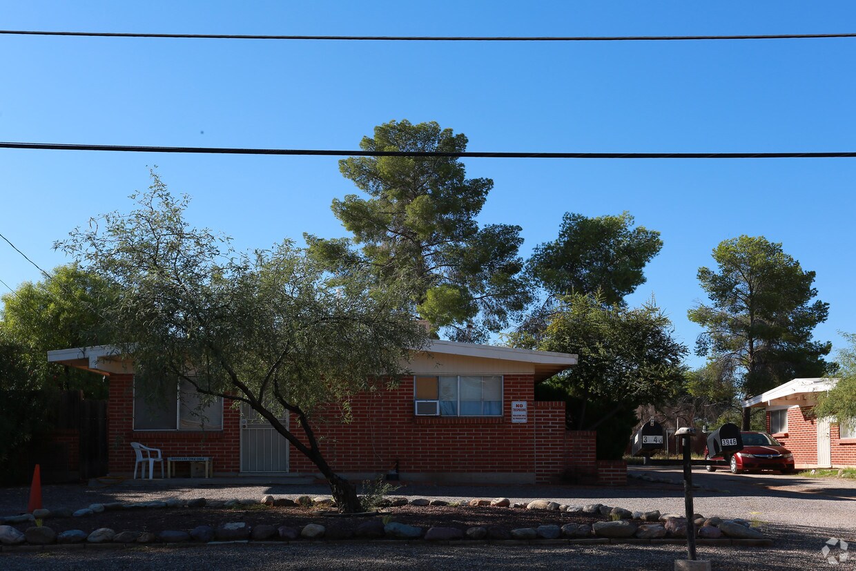 Building Photo - 3942 E Lee St