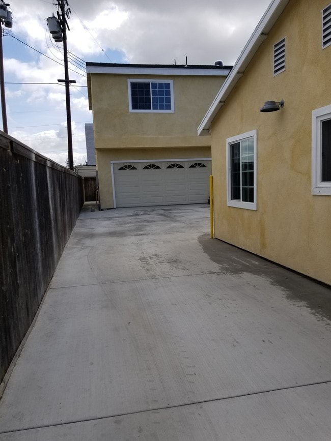 Building Photo - 14400 Condon Ave