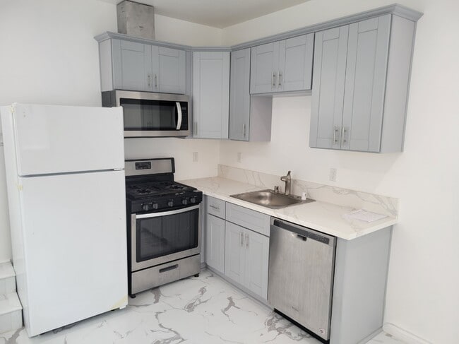 Building Photo - 7258 Yolanda Ave