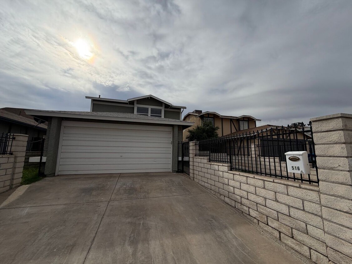 Foto principal - Charming 4-Bedroom Home with Private Pool ...