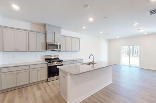 Foto del edificio - Charming 3BR Townhome in Monroe