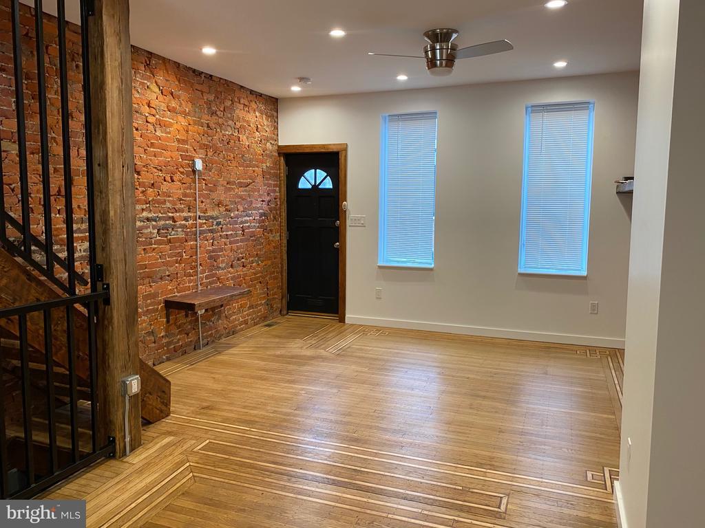 Foto principal - 3229 Chatham St