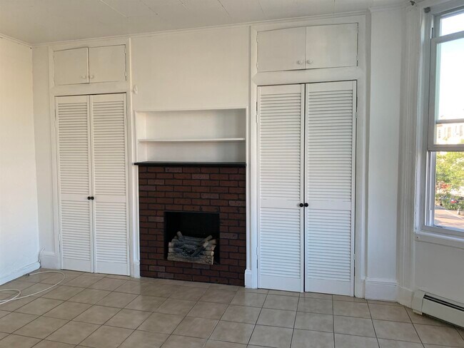 Foto del edificio - 213 MAPLE St