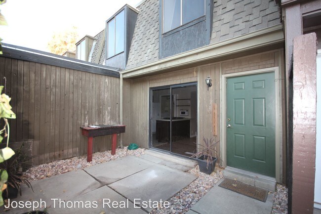 Building Photo - 2998 Marrcrest W