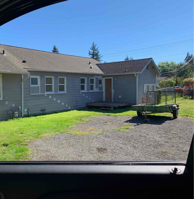 1011 Woodlawn Ave Unit A, Everett, WA 98203 Room for Rent in Everett