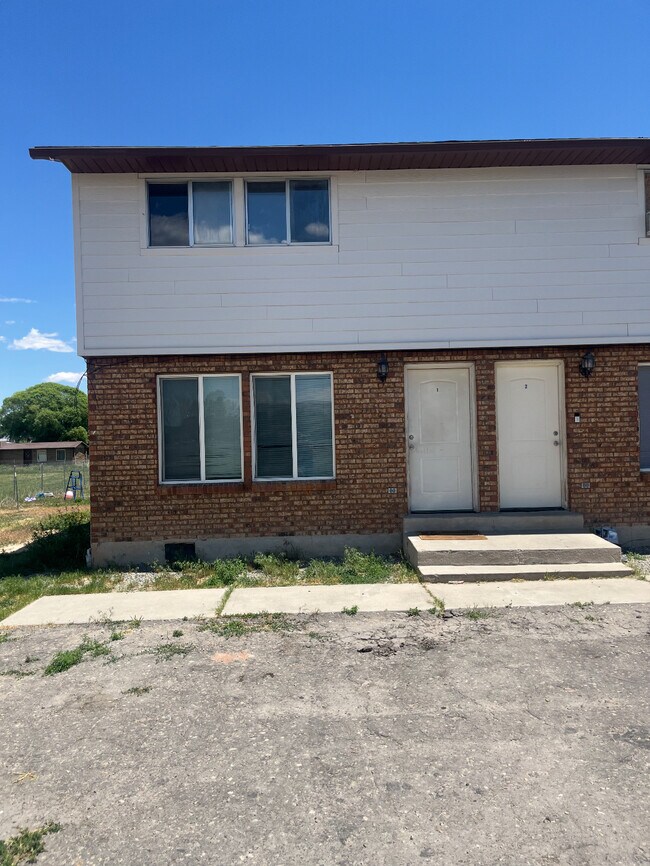 Building Photo - Vernal 4 Plex