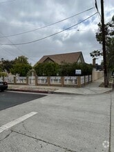 Building Photo - 1204 Bay View Ave