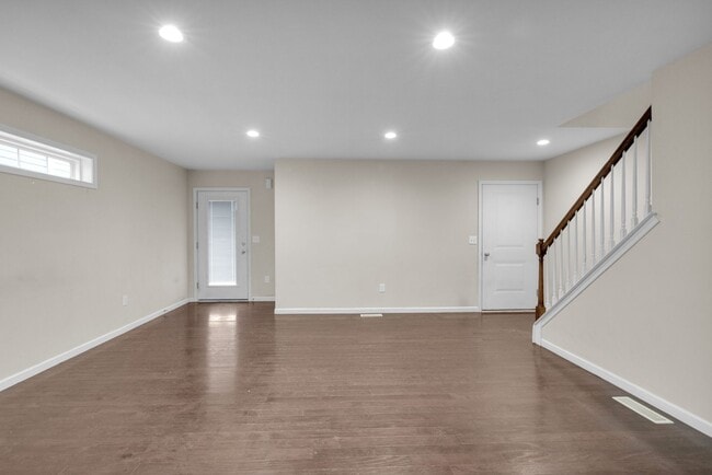 Foto del edificio - Modern 3-Bed Townhome on Quiet Cul-de-Sac ...