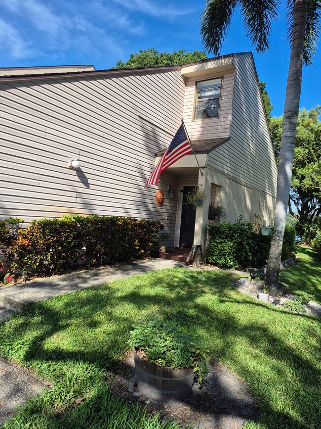 Foto del edificio - 5110 Puritan Cir